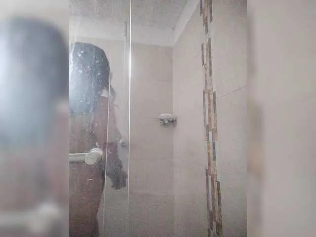 Offline Alahia on BongaCams