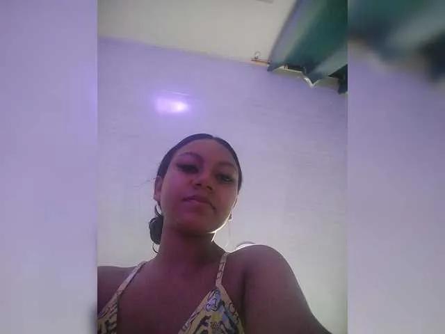 Offline Alahia on BongaCams