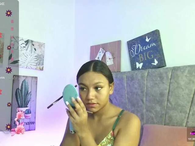 Offline Alahia on BongaCams