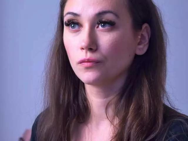 Offline AliceMunro on BongaCams