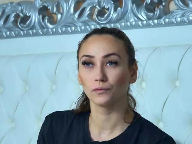 Offline AliceMunro on BongaCams