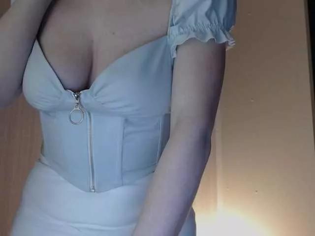 Offline Alina-Lovely on BongaCams