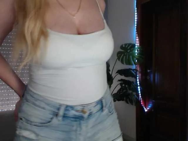 Offline Alina-Lovely on BongaCams