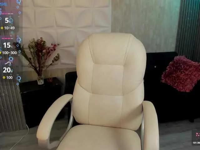 Offline Allisonowens on BongaCams