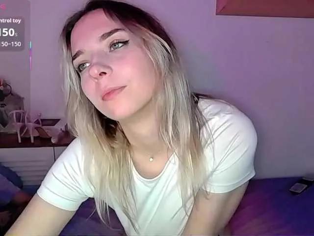 Offline Almondmilka on BongaCams