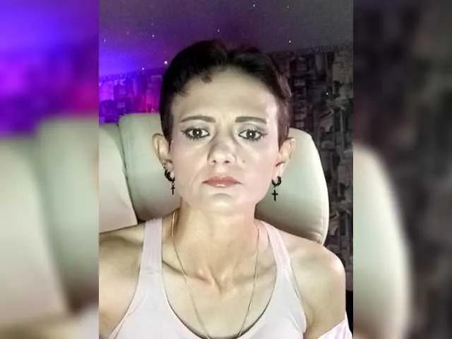 Alyonchik8 on BongaCams