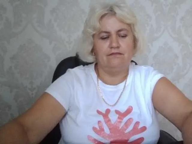 AngelaFamez on BongaCams