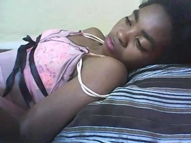 Offline Angelinah75 on BongaCams