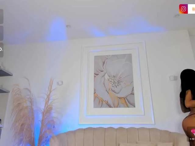 Freechat BellaRossi on BongaCams