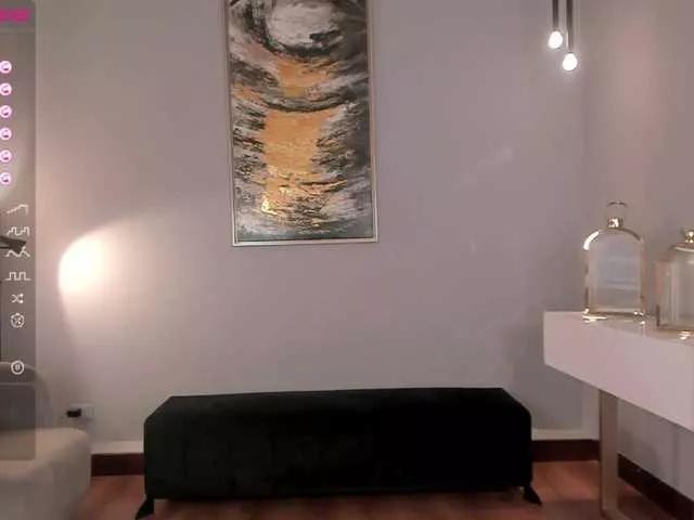 Freechat BellaRossi on BongaCams