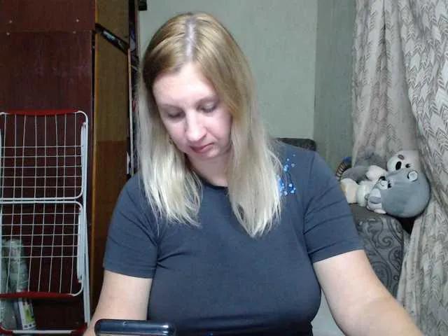 Freechat BustyBlondy on BongaCams
