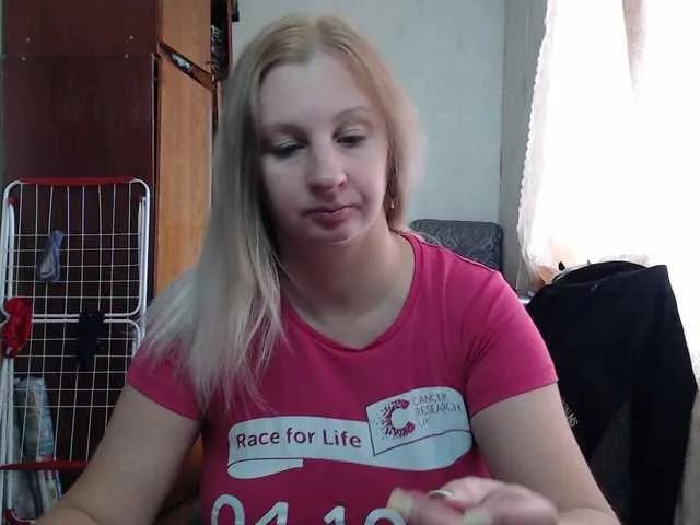 Freechat BustyBlondy on BongaCams
