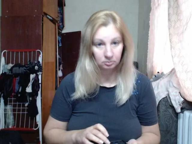 Freechat BustyBlondy on BongaCams