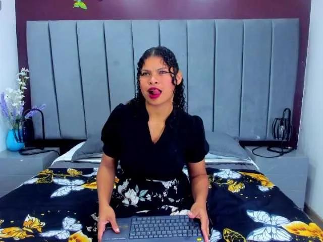 Offline CamiilaReyes on BongaCams