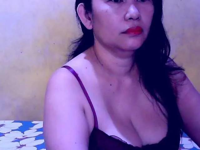 Offline Carmela4u on BongaCams