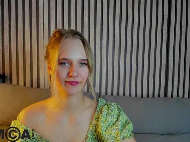 Offline Casey-Sweeet on BongaCams