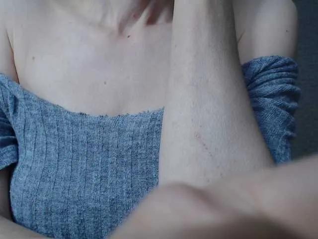 Offline deadivina on BongaCams