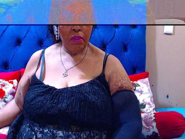 Ebonycandy10 on BongaCams