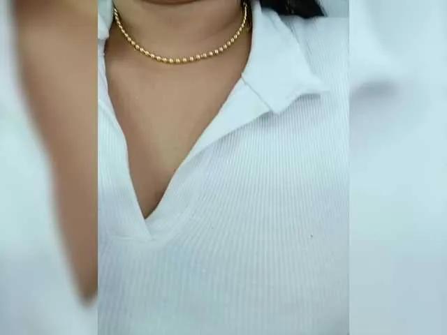 Freechat EinnyMure on BongaCams