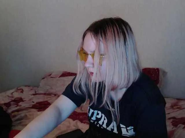 ElectroCinnamon on BongaCams 