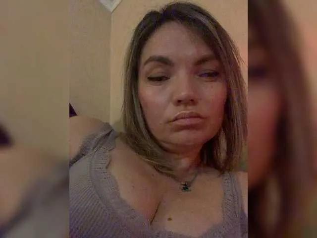 Ella-Pearlie on BongaCams 