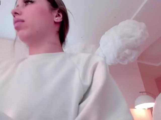 EllaClark on BongaCams 