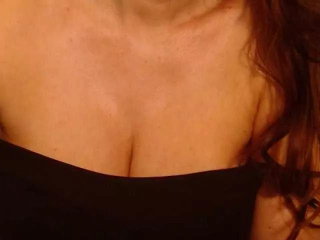 Offline ellaine on BongaCams