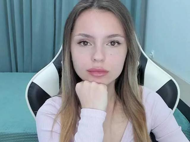 Offline EmilySkout on BongaCams