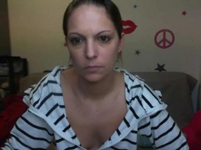 Offline erikasexy1 on BongaCams
