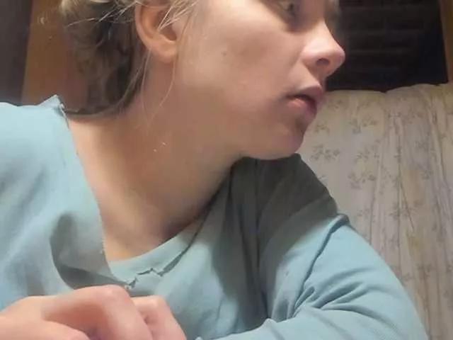 esterjohns on BongaCams 
