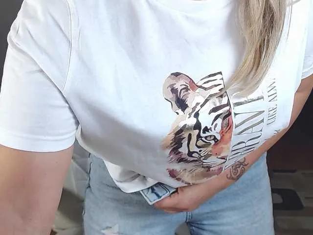 Offline Evamaria2025 on BongaCams