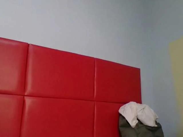 Offline Faozia on BongaCams