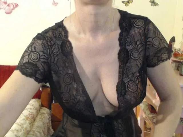goodSnowQueen on BongaCams 
