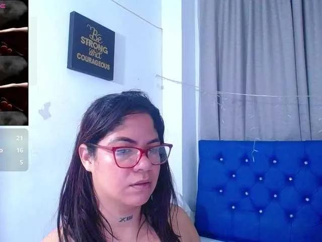 Offline horny-cougar on BongaCams