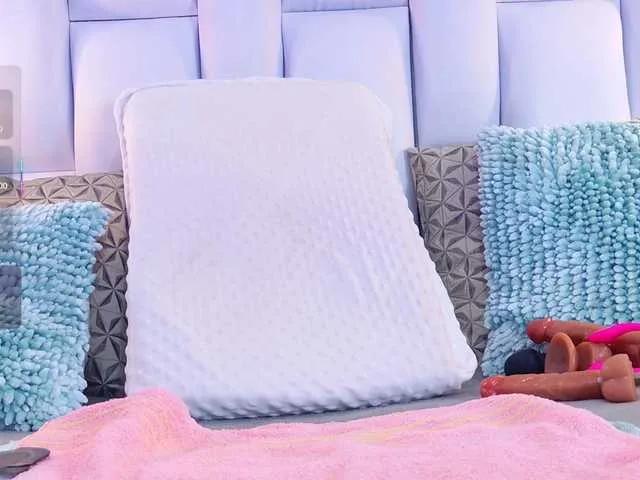 Offline IrisRoss on BongaCams