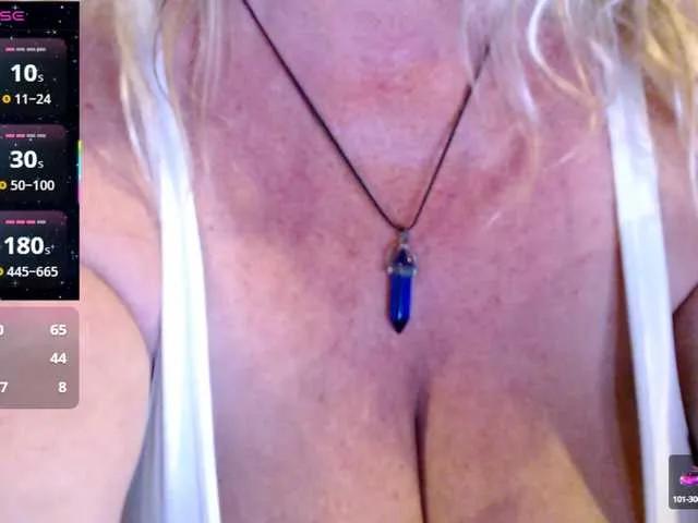 Freechat JennaDeluxe on BongaCams