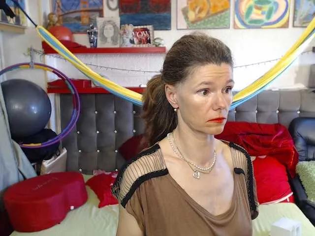 Freechat kellysurfing on BongaCams