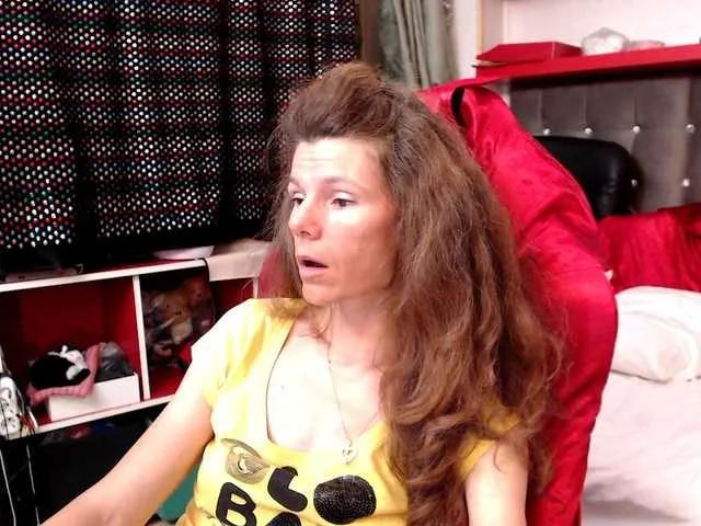 Freechat kellysurfing on BongaCams