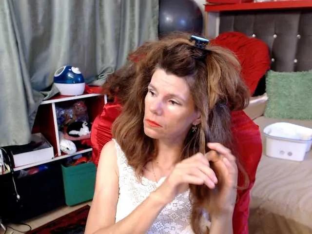 Freechat kellysurfing on BongaCams