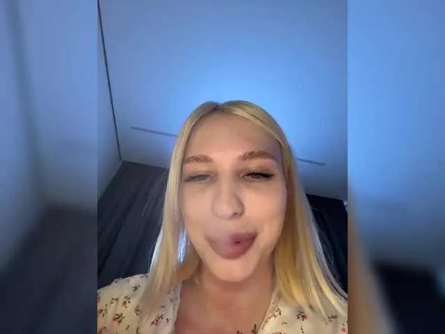 KettyPretty25 on BongaCams