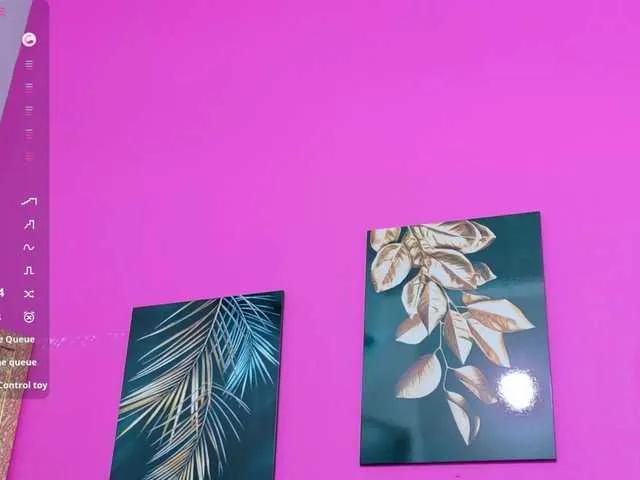 Offline Kinky-Madisson on BongaCams