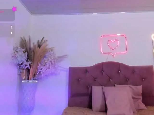 Offline KISSI-TAY on BongaCams