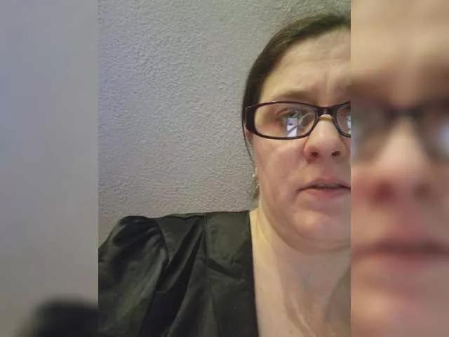 Offline lanaxxx1 on BongaCams