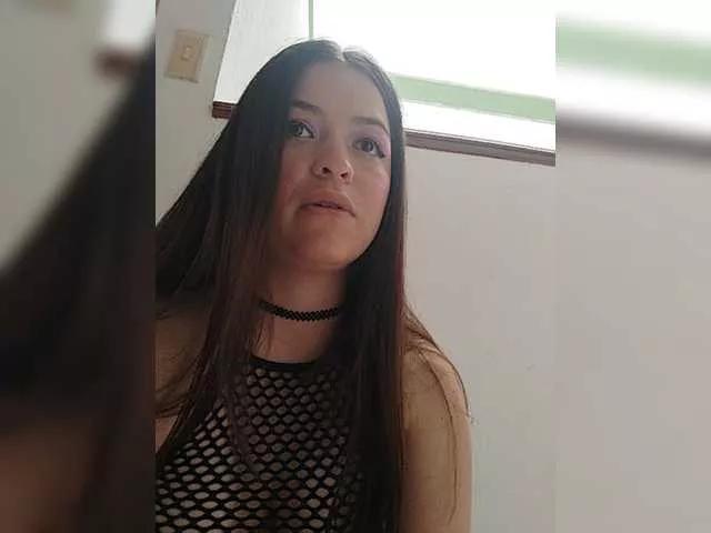 littleDanni on BongaCams 