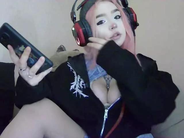 LittleDelora on BongaCams 