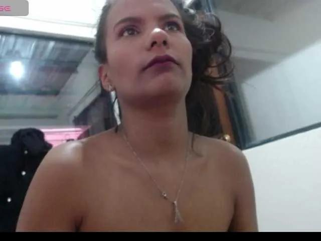 Freechat maidy-19 on BongaCams