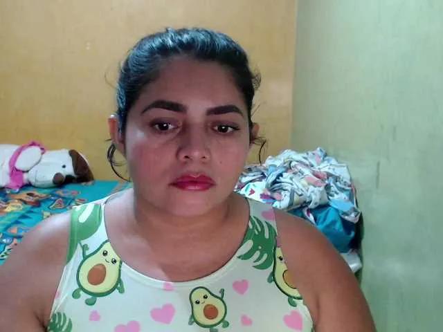 Freechat mia-naughty on BongaCams