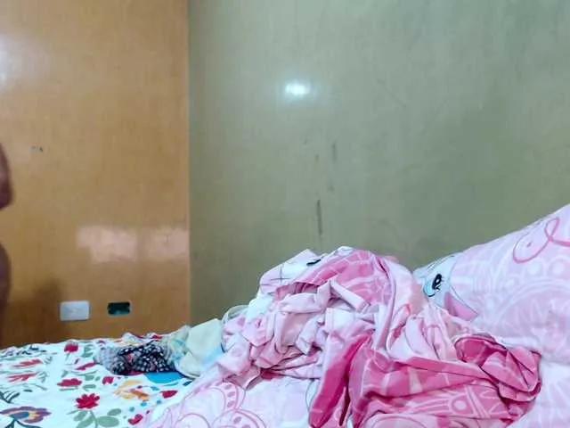 Freechat mia-naughty on BongaCams