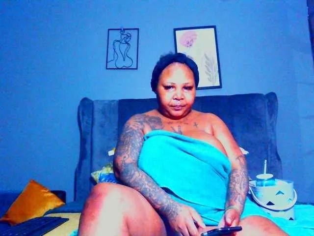 Offline PearBlu38 on BongaCams