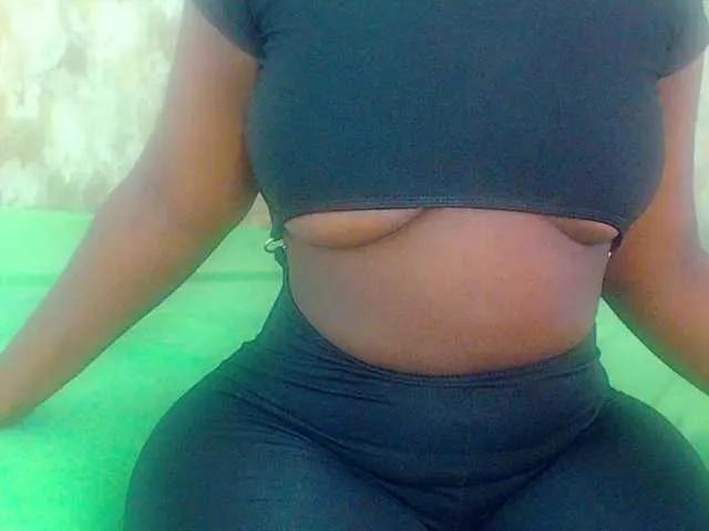 Offline Ravenlip on BongaCams